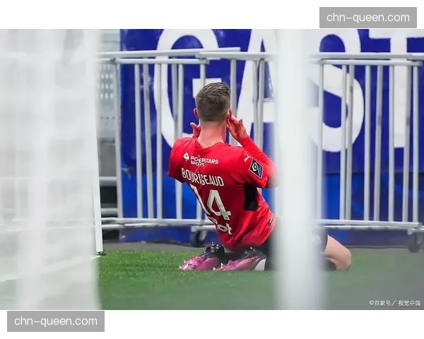 雷恩主场迎战朗斯,双方主帅均以战术多变著称,阵型博弈成看点 雷恩主场迎战朗斯,双方主帅均以战术多变著称,阵型博弈成看点